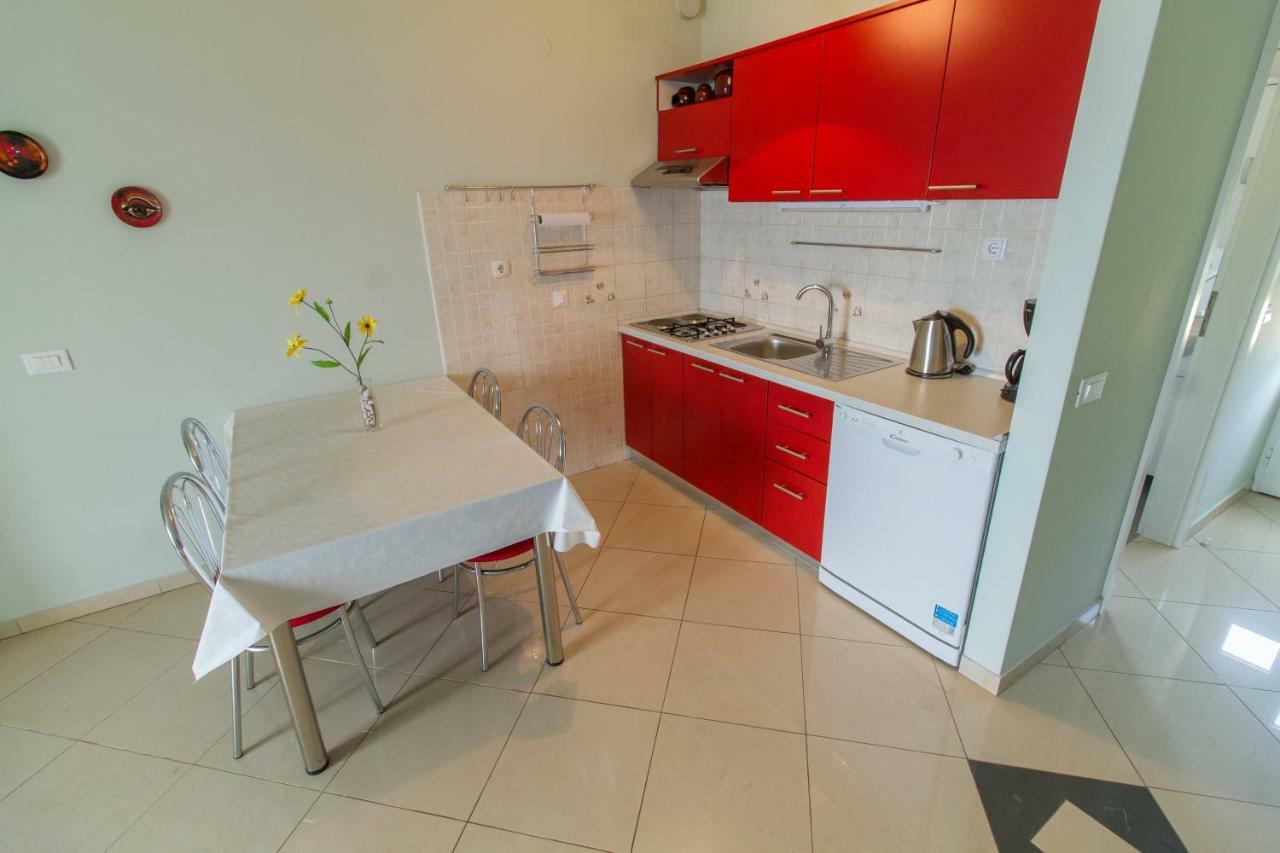 Apartments Ivana Ровини Екстериор снимка