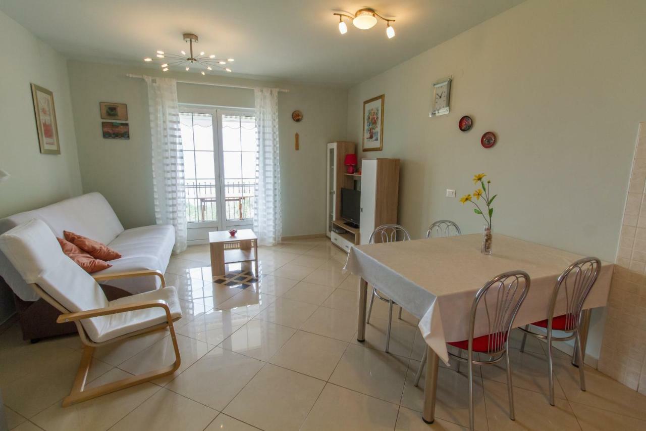 Apartments Ivana Ровини Екстериор снимка